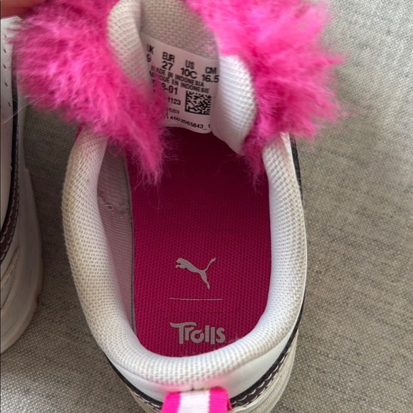 Puma White and Pink Sneakers with Fur - Picture 8 of 9